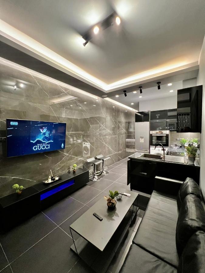 Luxury Black And White Interior Apartments Kalamata Extérieur photo